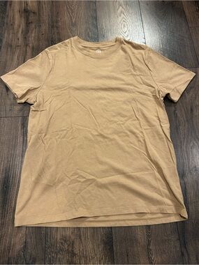 GAP Men's Medium Short Sleeve Crew Tee in Light Khaki